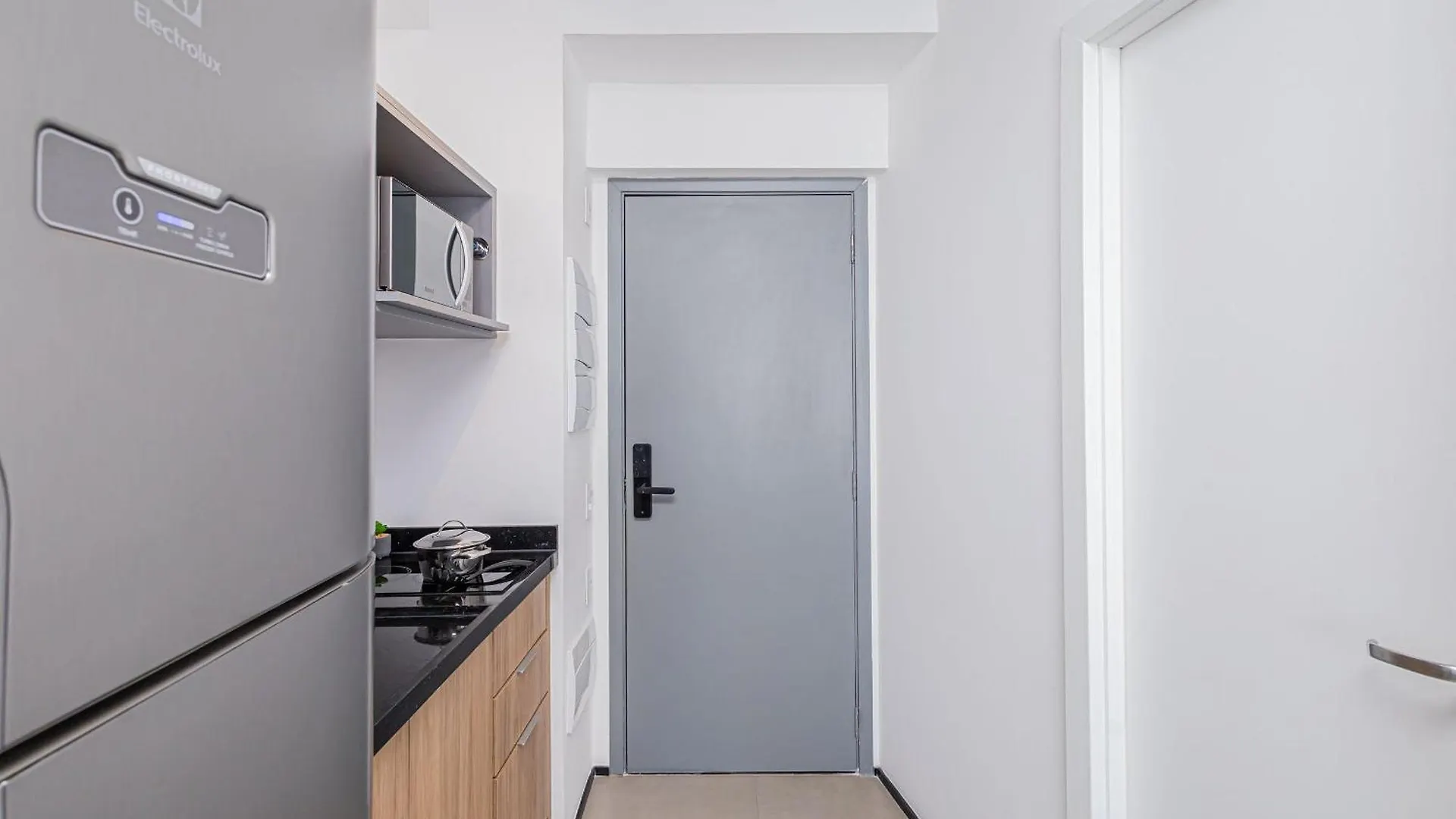 Estudio 1011 Jardins Completo Luxo San Paolo